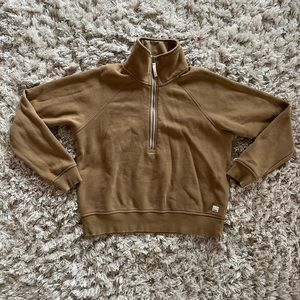 Vuori half zip sweatshirt XS